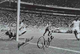 GORDON BANKS PELE SIGNED 1970 WC PHOTOGRAPH